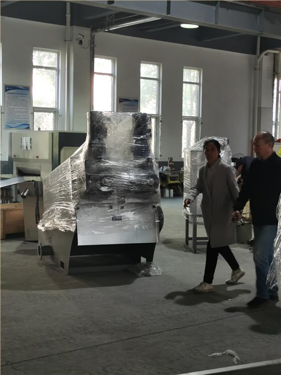 疊螺脫水機(jī)(1) 疊螺脫水機(jī)(1)